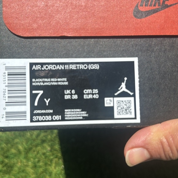 Air Jordan 11 Retro (GS) - Picture 5 of 7